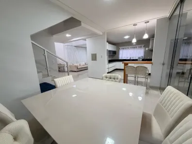 Sobrado com 4 Quartos à venda, 300m² no Jardim Imperial, Cuiabá