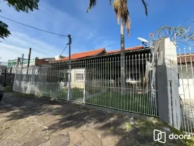 Casa com 3 Quartos à venda, 298m² no Medianeira, Porto Alegre