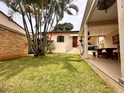 Casa com 3 Quartos à venda, 230m² no Vila Cloris, Belo Horizonte