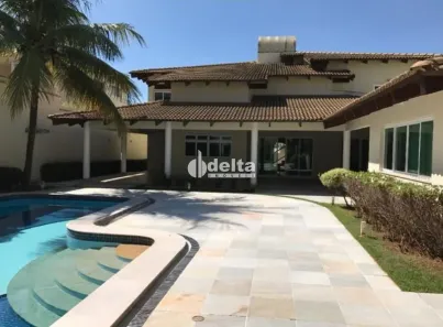 Casa com 4 Quartos para alugar, 581m² no Cidade Jardim, Uberlândia