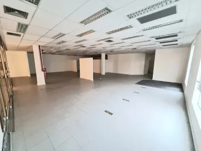 Prédio Comercial para alugar, 900m² no Socorro, São Paulo