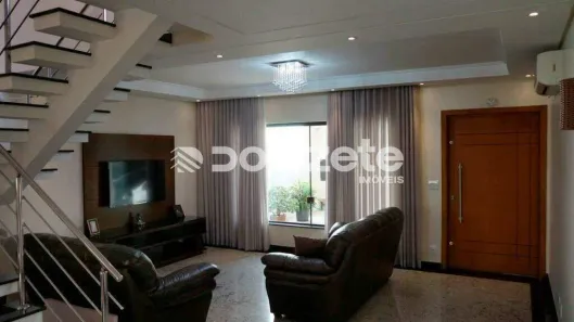 Sobrado com 4 Quartos à venda, 247m² no Vila Assunção, Santo André