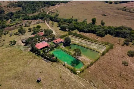 Fazenda/Sítio com 4 Quartos à venda, 2000m² no Parque da Barragem Setor 08, Águas Lindas de Goiás