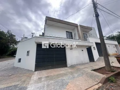 Casa com 3 Quartos à venda, 202m² no Ibituruna, Montes Claros