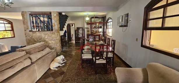 Casa com 4 Quartos à venda, 398m² no Piratininga, Niterói