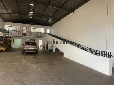 Galpão/Depósito/Armazém para alugar, 221m² no Parque das Américas, Uberaba