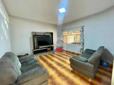 Casa com 4 Quartos à venda, 250m² no Parque Piratininga, Taubaté