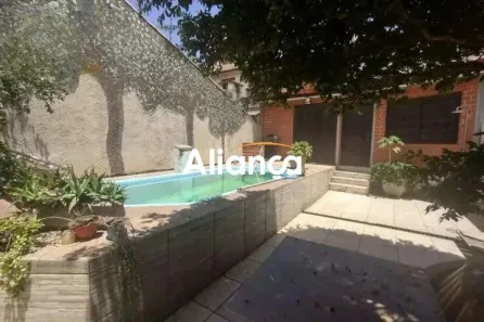 Casa com 4 Quartos para alugar, 245m² no Cavalhada, Porto Alegre