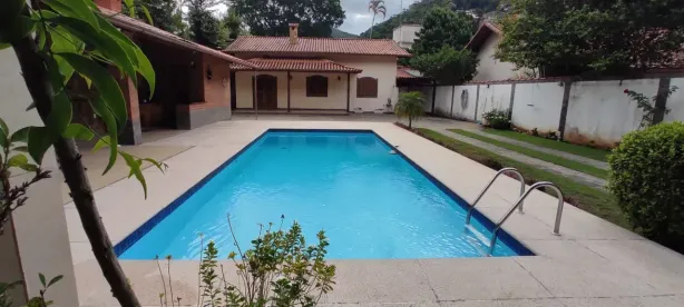 Casa com 3 Quartos à venda, 408m² no Corrêas, Petrópolis