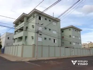 Apartamento com 2 Quartos para alugar, 89m² no Santa Maria, Uberaba
