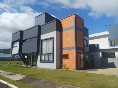 Casa de Condomínio com 3 Quartos à venda, 259m² no Santa Regina, Camboriú