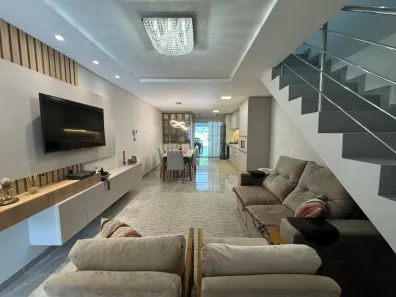 Sobrado com 2 Quartos à venda, 155m² no São Marcos, Joinville