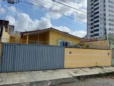 Casa com 4 Quartos à venda, 250m² no Lagoa Nova, Natal
