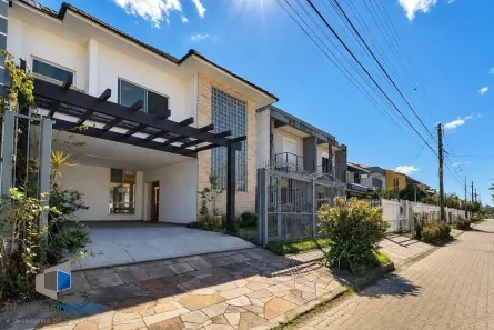 Casa de Condomínio com 5 Quartos à venda, 250m² no Hípica, Porto Alegre
