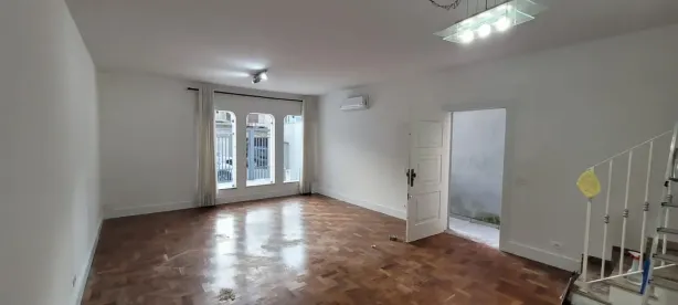 Sobrado com 3 Quartos para venda ou aluguel, 200m² no Morumbi, São Paulo