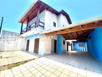 Sobrado com 4 Quartos para alugar, 232m² no Centro, Caraguatatuba