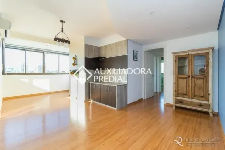 Apartamento com 2 Quartos à venda, 68m² no Passo da Areia, Porto Alegre