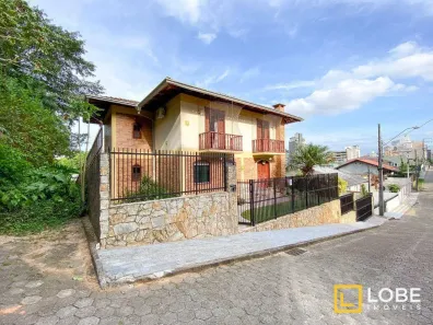Casa com 4 Quartos à venda, 357m² no Vila Nova, Blumenau