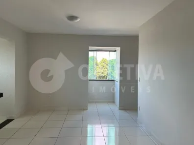 Apartamento com 2 Quartos para alugar, 74m² no Presidente Roosevelt, Uberlândia