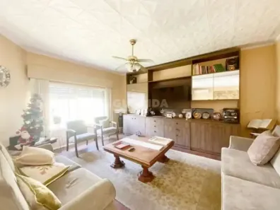 Casa com 4 Quartos para alugar, 250m² no Partenon, Porto Alegre