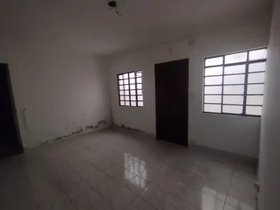 Casa com 3 Quartos para alugar, 160m² no Vila Paulo Silas, São Paulo