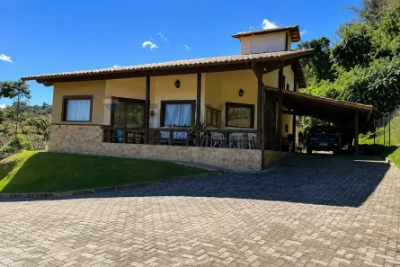 Fazenda/Sítio com 4 Quartos à venda, 262m² no Barão do Retiro, Juiz de Fora