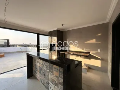 Cobertura com 3 Quartos à venda, 230m² no Novo Mundo, Uberlândia
