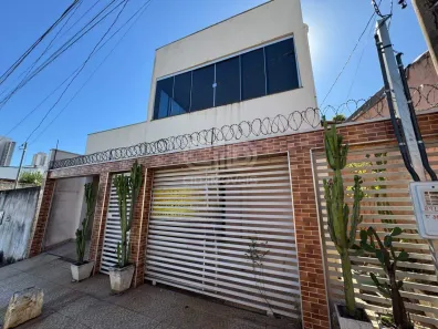 Sobrado com 4 Quartos para alugar, 223m² no Canjica, Cuiabá