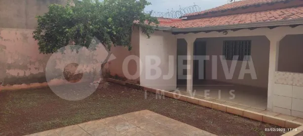 Casa com 2 Quartos à venda, 160m² no Jardim Patrícia, Uberlândia