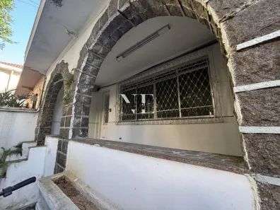 Imóvel Comercial com 8 Quartos para alugar, 236m² no Gonzaga, Santos