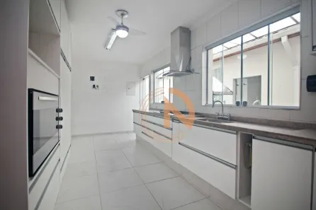 Casa com 3 Quartos à venda, 342m² no Indianópolis, São Paulo