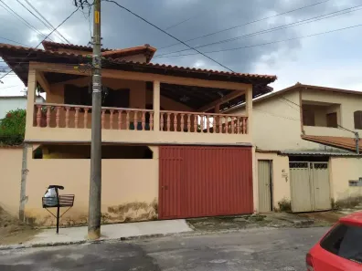 Casa com 7 Quartos à venda, 320m² no Petrópolis, Betim