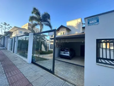 Casa com 3 Quartos à venda, 221m² no Córrego Grande, Florianópolis