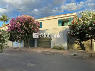 Casa com 9 Quartos à venda, 450m² no Barcelona Park, Montes Claros