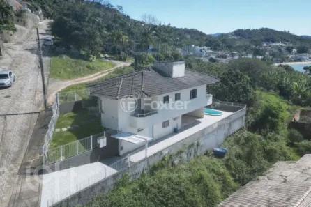 Casa com 3 Quartos à venda, 360m² no Ponta de Baixo, São José