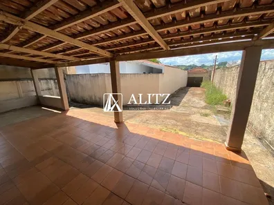 Casa com 3 Quartos à venda, 100m² no setor central, Nerópolis
