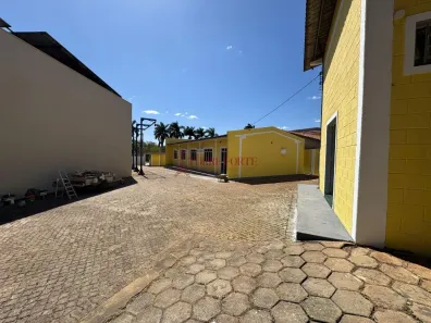 Prédio Comercial para alugar, 1225m² no Santa Genoveva, Goiânia