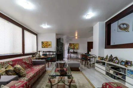 Casa com 4 Quartos à venda, 360m² no São Lucas, Belo Horizonte