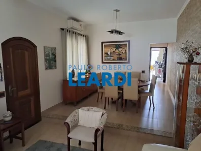 Casa com 3 Quartos à venda, 250m² no Jardim Peri Peri, São Paulo