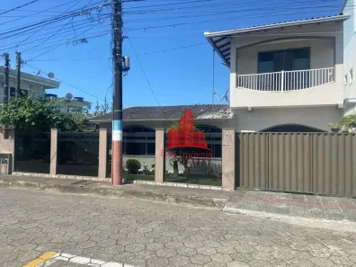 Casa com 4 Quartos à venda, 260m² no Centro, Navegantes
