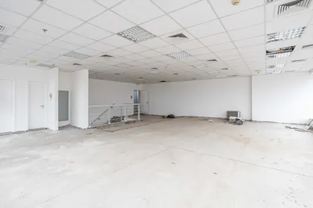 Ponto Comercial para alugar, 353m² no Cidade Monções, São Paulo