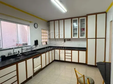 Sobrado com 3 Quartos para alugar, 245m² no Vila Scarpelli, Santo André