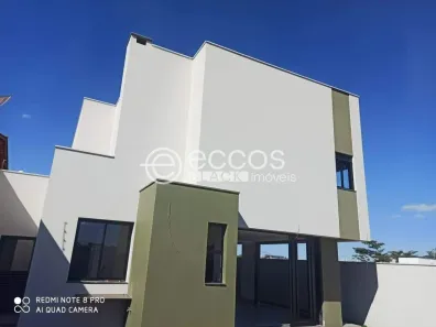Casa com 2 Quartos à venda, 295m² no Cidade Jardim, Uberlândia
