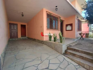 Casa com 4 Quartos à venda, 255m² no Floresta, Belo Horizonte