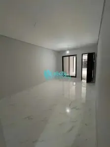 Sobrado com 3 Quartos para alugar, 165m² no Parque Maria Domitila, São Paulo