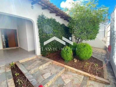 Casa com 4 Quartos para alugar, 270m² no Santa Mônica, Uberlândia