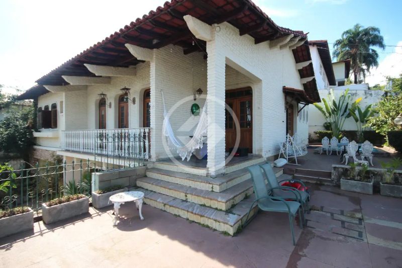 Casa com 7 quartos — Santa Lúcia, Belo Horizonte