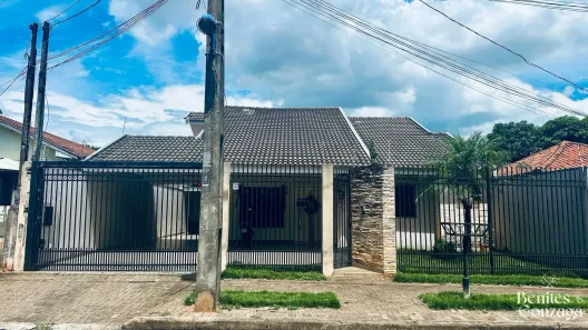 Casa com 3 Quartos à venda, 207m² no Vila Ipiranga, Maringá