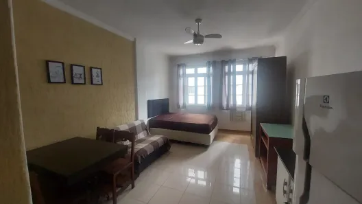 Kitnet para alugar, 20m² no Pitangueiras, Guarujá