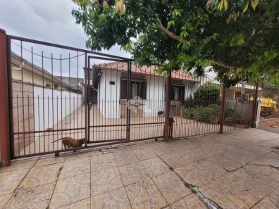 Casa com 3 Quartos à venda, 201m² no Santa Maria Goretti, Porto Alegre